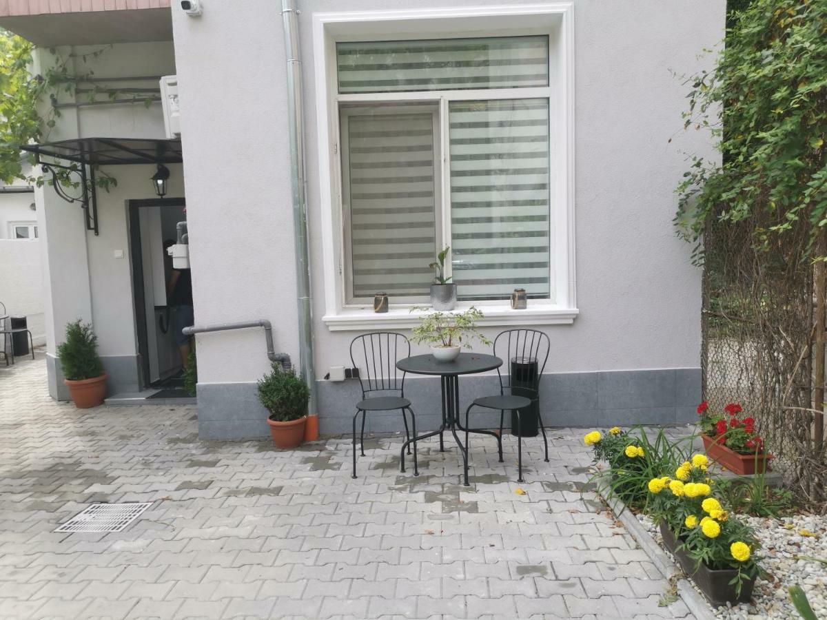 Maison 33 Bukarest Eksteriør billede